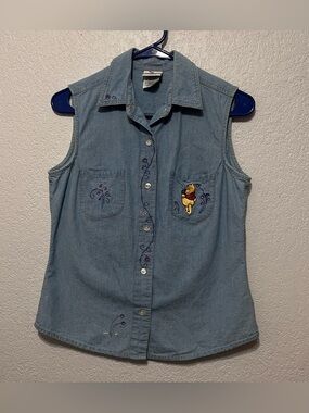 Vintage 90’s Disney Store denim sleeveless shirt light wash size S